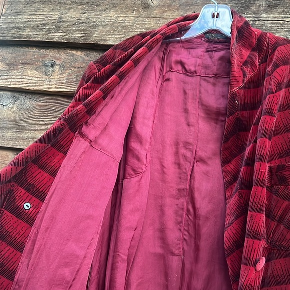 Vintage velvet double breasted house coat belted with tassels - Picture 10 of 15